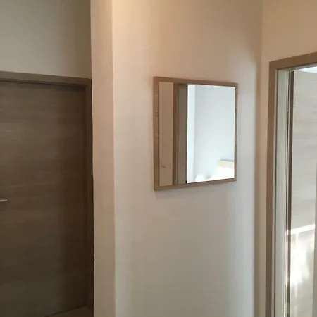 Granzola 公寓 Sukošan