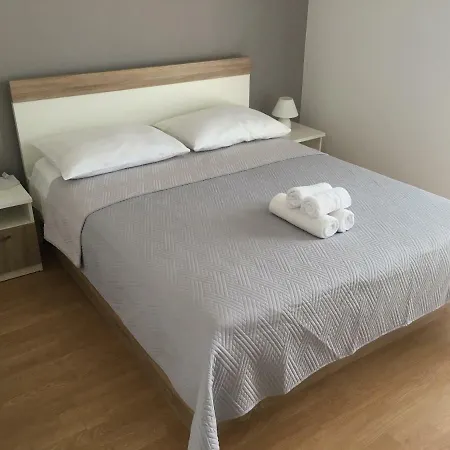 Granzola Apartment
