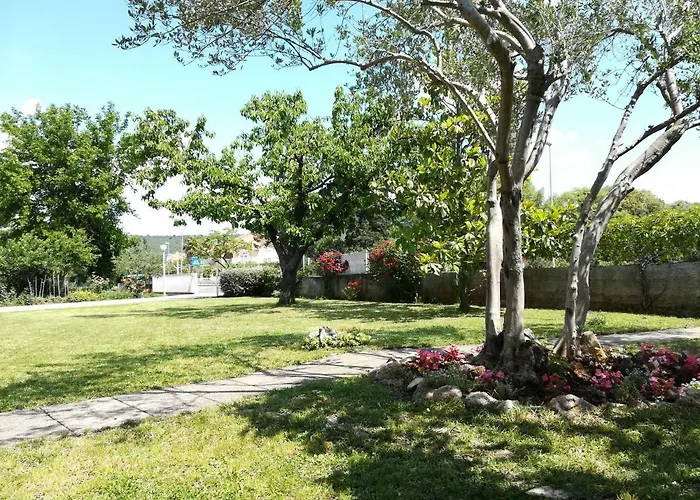 Granzola アパート Sukošan